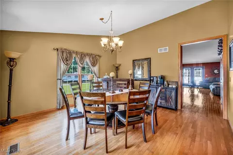 2040 Hackberry St, Akron, OH 44301 photo 5