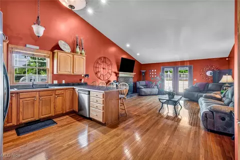 2040 Hackberry St, Akron, OH 44301 photo 8
