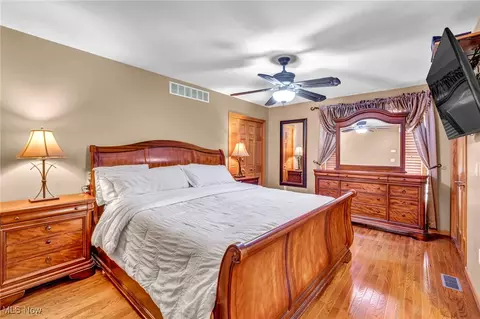 2040 Hackberry St, Akron, OH 44301 photo 17