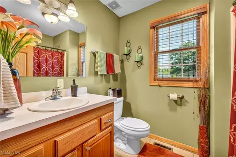 2040 Hackberry St, Akron, OH 44301 photo 23