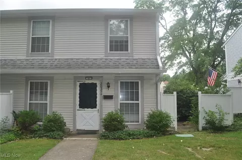 20354 Williamsburg Ct #201A, Middleburg Heights, OH 44130