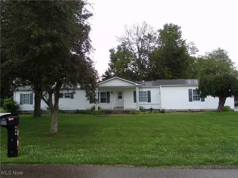 308 S Saint Clairsville Rd SW, Port Washington, OH 43837