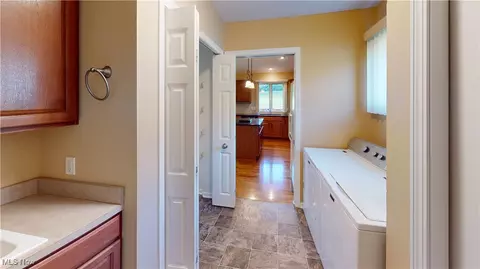 Entry Way - 2697 Prescott Downs, Stow, OH 44224 photo 3 of 3