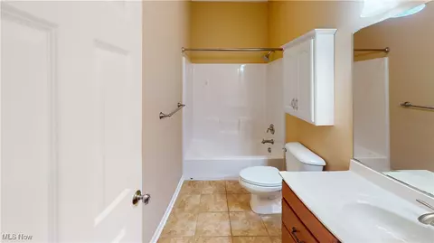 Bath - 2697 Prescott Downs, Stow, OH 44224 photo 1 of 3