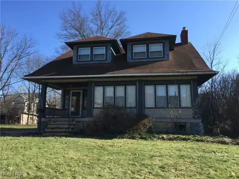 3186 Whitethorn Rd, Cleveland Heights, OH 44118