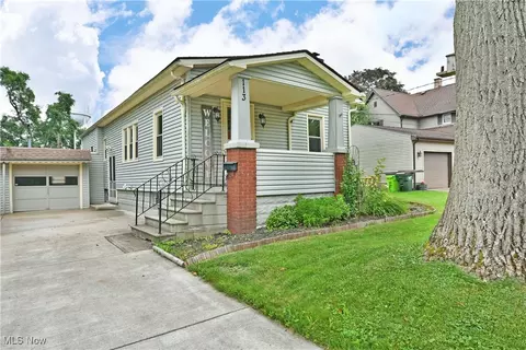 113 W Church St, Newton Falls, OH 44444
