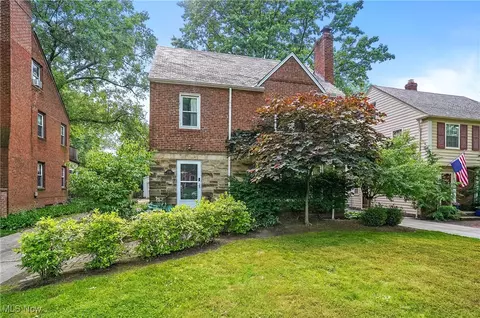 2300 Miramar Blvd, University Heights, OH 44118