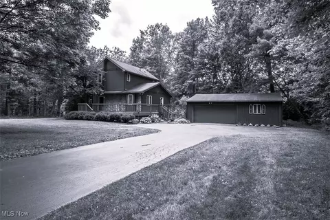 1985 Briarwood Ln, Columbiana, OH 44408