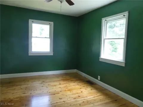 6069 Hyde St, Mentor, OH 44060 photo 13