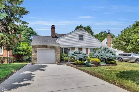 1870 E 225th St, Euclid, OH 44117