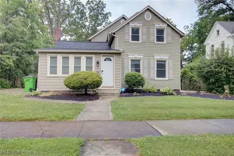 181 Seminary St, Berea, OH 44017