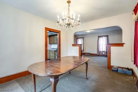Dining - 516 Floyd St, Akron, OH 44310 photo 4 of 5