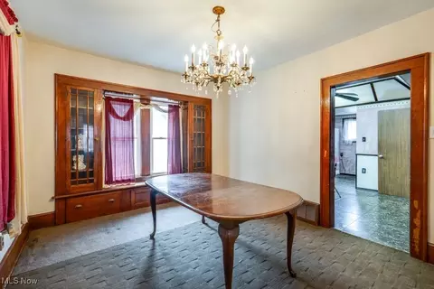 Dining - 516 Floyd St, Akron, OH 44310 photo 1 of 5