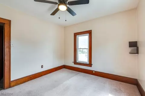Bedroom - 516 Floyd St, Akron, OH 44310 photo 6 of 14