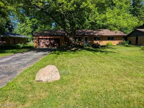 6329 Carolyn Dr, Mentor, OH 44060