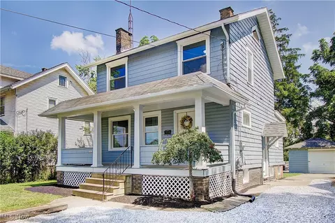 3918 Fairmount Blvd NE, Canton, OH 44705