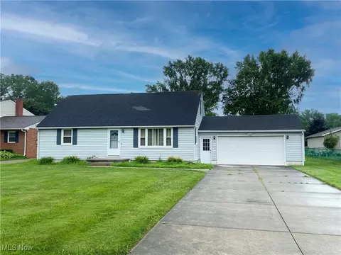 8450 Milmont St NW, Massillon, OH 44646