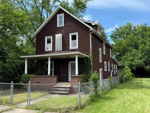 2013 7th St NE, Canton, OH 44704