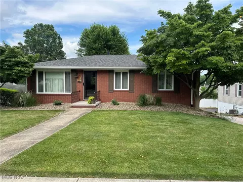 126 S Crown Hill Rd, Orrville, OH 44667