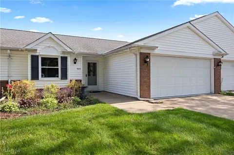 943 Hidden Valley Dr, Huron, OH 44839