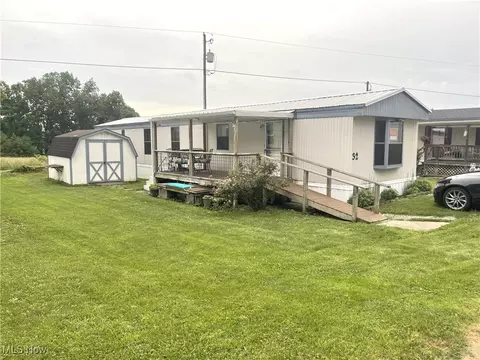 3250 Maysville Pike #32, Zanesville, OH 43701