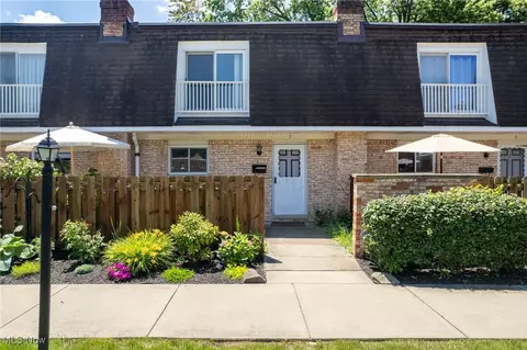 6480 State Rd #F7, Parma, OH 44134