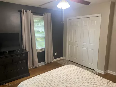 Bedroom - 243 Yale Ave, Elyria, OH 44035 photo 4 of 8
