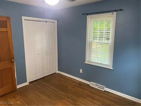 Bedroom - 243 Yale Ave, Elyria, OH 44035 photo 6 of 8
