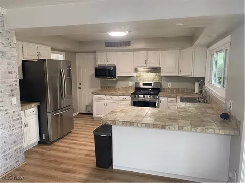 Kitchen - 243 Yale Ave, Elyria, OH 44035 photo 1 of 4