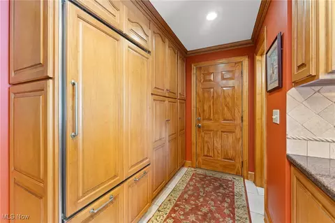 Entry Way - 16 Centennial Dr, Poland, OH 44514 photo 1 of 2