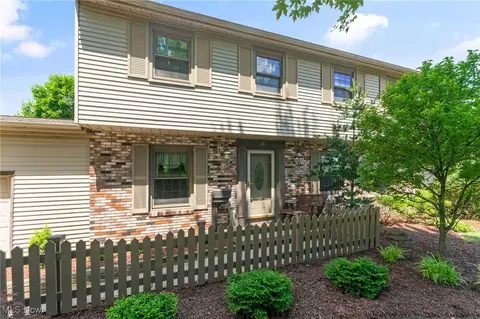 Exterior - 16 Centennial Dr, Poland, OH 44514 photo 7 of 10
