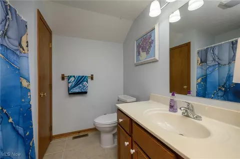 Bath - 4758 Preserve NW, Canton, OH 44708 photo 2 of 2