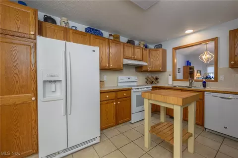 Kitchen - 4758 Preserve NW, Canton, OH 44708 photo 1 of 2