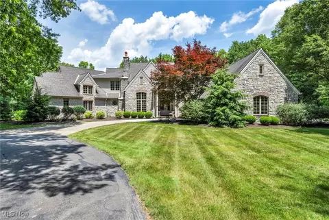 16425 Cowley Rd, Grafton, OH 44044