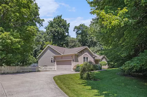 11801 Quail Crest Ave, Mantua, OH 44255