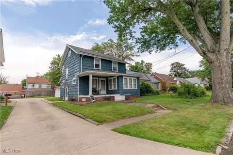 1611 27th St NW, Canton, OH 44709