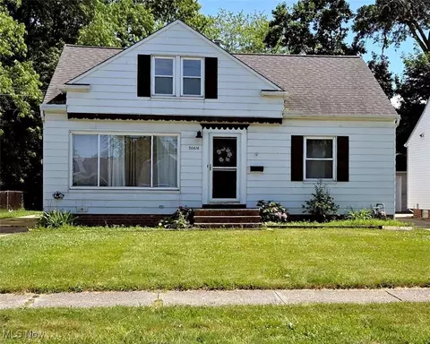 30616 Clarmont Rd, Willowick, OH 44095