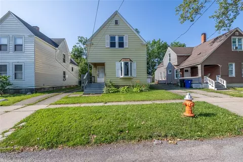 4311 Woburn Ave, Cleveland, OH 44109