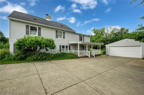 7060 Manchester Rd, New Franklin, OH 44614