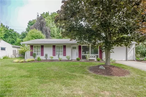 1277 Dewitt Dr, Akron, OH 44313