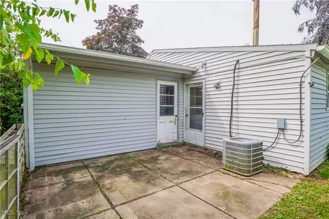 1277 Dewitt Dr, Akron, OH 44313 photo 24