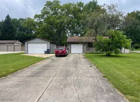 3590 Allendale Ave, Youngstown, OH 44511