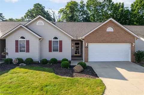 1435 Waters Edge Dr, Akron, OH 44313