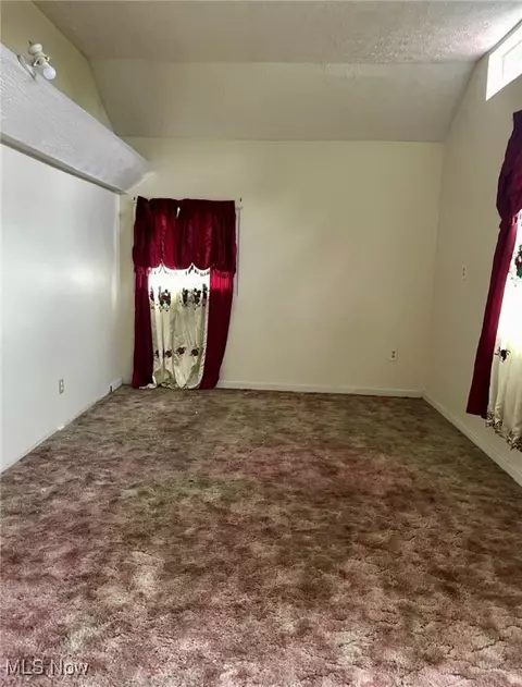 1709 E 29th St, Lorain, OH 44055 photo 3