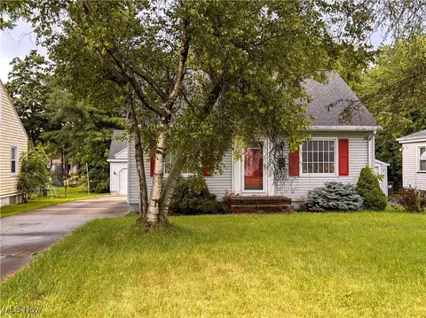 90 Woodrow Ave, Youngstown, OH 44512