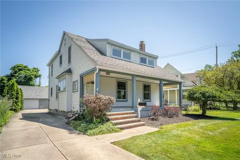 17927 Canterbury Rd, Cleveland, OH 44119