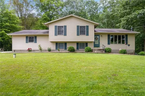 17747 Warwick Rd, Marshallville, OH 44645