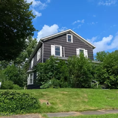 318 S Canal St, Canal Fulton, OH 44614