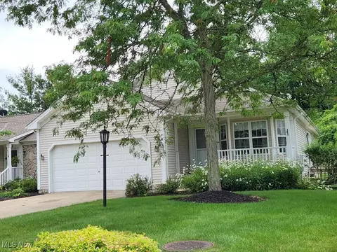 422 Dartmouth Trl, Sagamore Hills, OH 44067