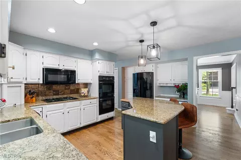 Kitchen - 3049 Deercrest Path, Stow, OH 44224 photo 4 of 4